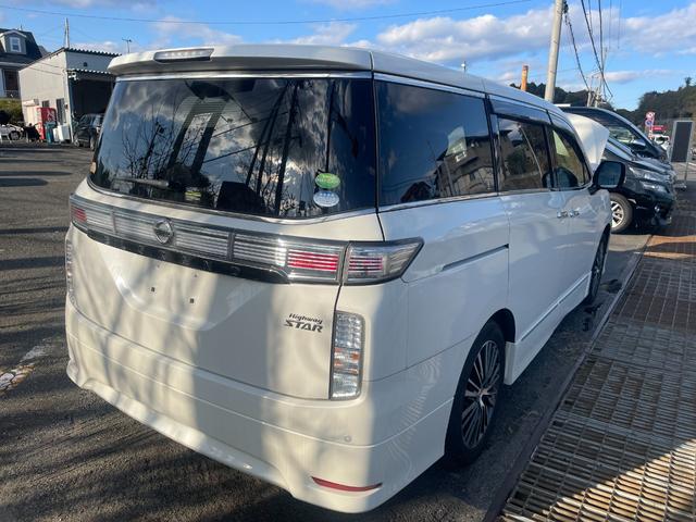 エルグランド ２５０ハイウェイスタープレミアム　純正ナビ　バックカメラ　パワーゲート　両側パワースライドドア　ＥＴＣパワーゲートドア　ワンオーナー（11枚目）