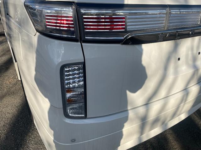 エルグランド ２５０ハイウェイスタープレミアム　純正ナビ　バックカメラ　パワーゲート　両側パワースライドドア　ＥＴＣパワーゲートドア　ワンオーナー（13枚目）