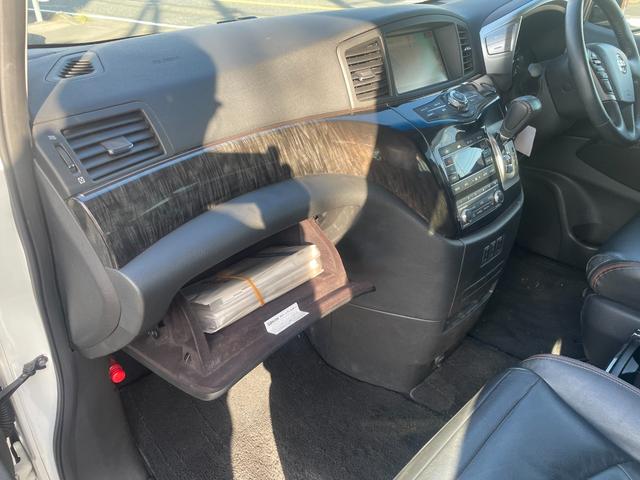 エルグランド ２５０ハイウェイスタープレミアム　純正ナビ　バックカメラ　パワーゲート　両側パワースライドドア　ＥＴＣパワーゲートドア　ワンオーナー（18枚目）