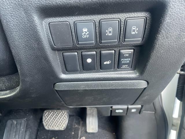 エルグランド ２５０ハイウェイスタープレミアム　純正ナビ　バックカメラ　パワーゲート　両側パワースライドドア　ＥＴＣパワーゲートドア　ワンオーナー（23枚目）