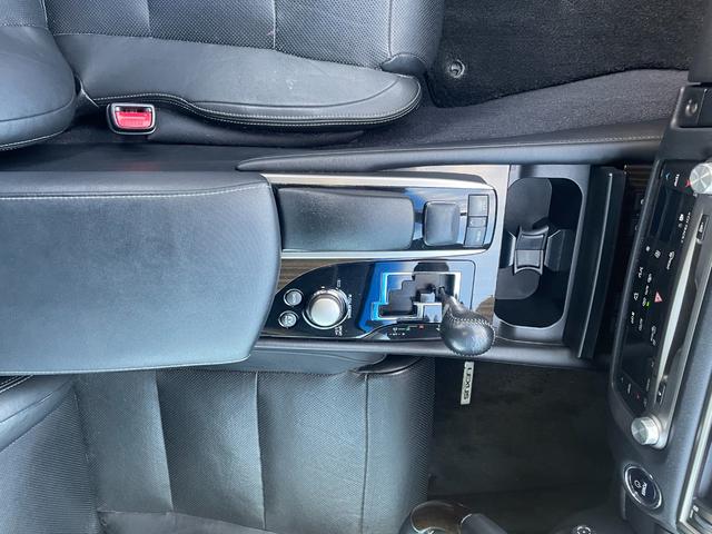 ＧＳ ＧＳ４５０ｈ　バージョンＬ　純正ナビ　バックカメラ　革シート　クルーズコントロール　ステアリングヒーター　ＥＴＣ　プリクラッシュセーフティ（18枚目）