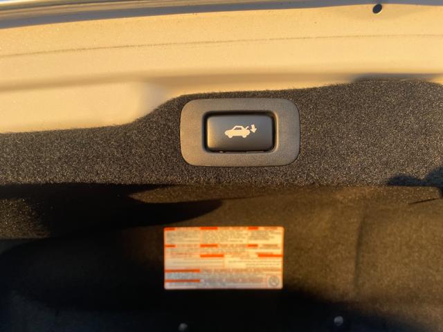 ＧＳ ＧＳ４５０ｈ　バージョンＬ　純正ナビ　バックカメラ　革シート　クルーズコントロール　ステアリングヒーター　ＥＴＣ　プリクラッシュセーフティ（23枚目）