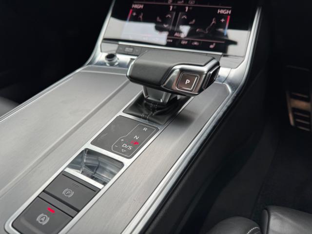 AUDI A6 AVANT 55 TFSI QUATTRO S LINE