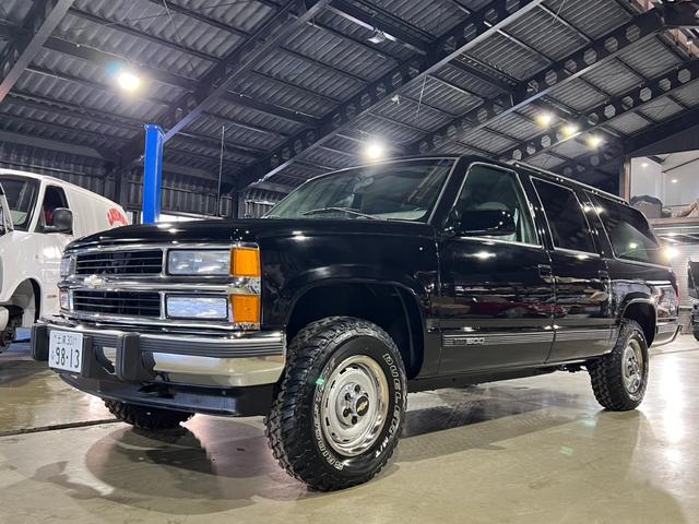 GMCサバーバン 実走行車両 ユーザー様買取車 カーファックス&オートチェックあり GM純正16インチ鉄ホイール タイヤ4本新品 社外2本出しマフラー 令和6年10月全塗装済み 3ナンバー登録車(2枚目)