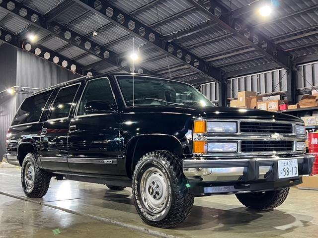 GMCサバーバン 実走行車両 ユーザー様買取車 カーファックス&オートチェックあり GM純正16インチ鉄ホイール タイヤ4本新品 社外2本出しマフラー 令和6年10月全塗装済み 3ナンバー登録車(3枚目)