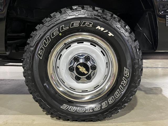 GMCサバーバン 実走行車両 ユーザー様買取車 カーファックス&オートチェックあり GM純正16インチ鉄ホイール タイヤ4本新品 社外2本出しマフラー 令和6年10月全塗装済み 3ナンバー登録車(14枚目)