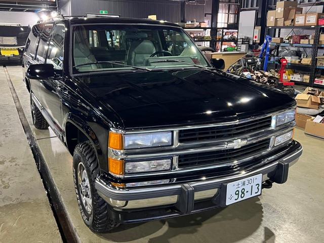 GMCサバーバン 実走行車両 ユーザー様買取車 カーファックス&オートチェックあり GM純正16インチ鉄ホイール タイヤ4本新品 社外2本出しマフラー 令和6年10月全塗装済み 3ナンバー登録車(15枚目)