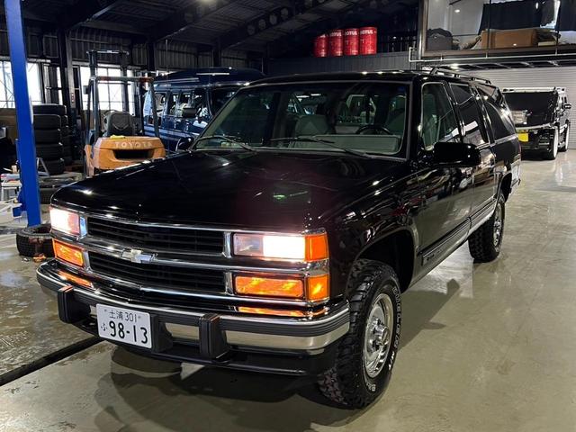 GMCサバーバン 実走行車両 ユーザー様買取車 カーファックス&オートチェックあり GM純正16インチ鉄ホイール タイヤ4本新品 社外2本出しマフラー 令和6年10月全塗装済み 3ナンバー登録車(21枚目)