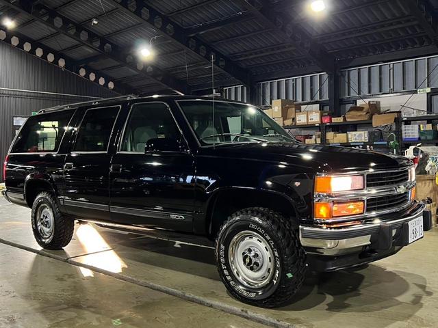 GMCサバーバン 実走行車両 ユーザー様買取車 カーファックス&オートチェックあり GM純正16インチ鉄ホイール タイヤ4本新品 社外2本出しマフラー 令和6年10月全塗装済み 3ナンバー登録車(26枚目)