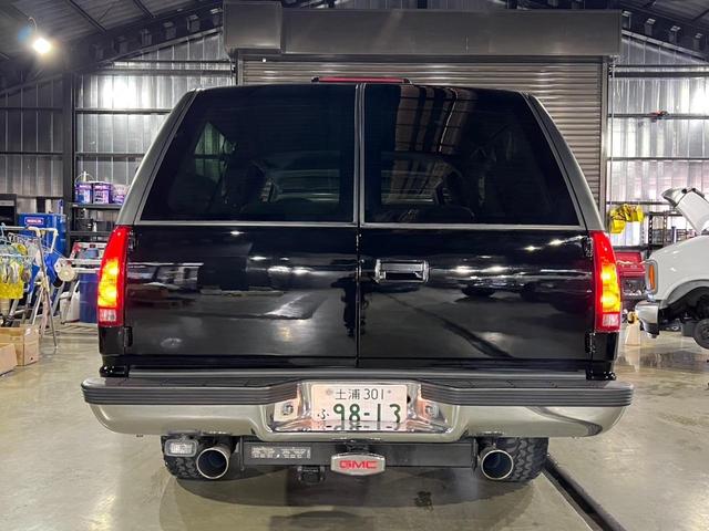 GMCサバーバン 実走行車両 ユーザー様買取車 カーファックス&オートチェックあり GM純正16インチ鉄ホイール タイヤ4本新品 社外2本出しマフラー 令和6年10月全塗装済み 3ナンバー登録車(27枚目)