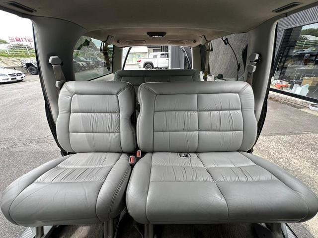 GMCサバーバン 実走行車両 ユーザー様買取車 カーファックス&オートチェックあり GM純正16インチ鉄ホイール タイヤ4本新品 社外2本出しマフラー 令和6年10月全塗装済み 3ナンバー登録車(36枚目)