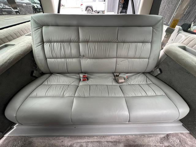 GMCサバーバン 実走行車両 ユーザー様買取車 カーファックス&オートチェックあり GM純正16インチ鉄ホイール タイヤ4本新品 社外2本出しマフラー 令和6年10月全塗装済み 3ナンバー登録車(37枚目)