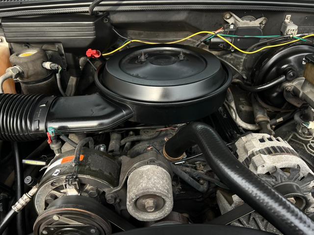 シボレーC-1500 EXキャブ 新車並行車 実走行車両 ロングベッド ローダウン Cノッチ加工 アメリカンレーシングAW トノカバー オートチェック&カーファックスあり(35枚目)