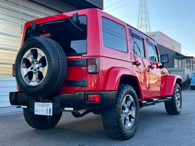 ジープ・ラングラーアンリミテッド サハラ　正規ディーラー車　実走行車両　ユーザー様委託車両　背面タイヤ　カロッツェリアナビ　Ｂカメラ＆サイドカメラ　３ナンバー（12枚目）