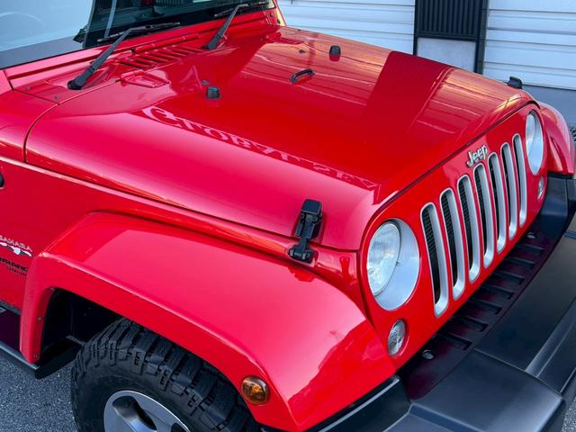 ジープ・ラングラーアンリミテッド サハラ　正規ディーラー車　実走行車両　ユーザー様委託車両　背面タイヤ　カロッツェリアナビ　Ｂカメラ＆サイドカメラ　３ナンバー（18枚目）