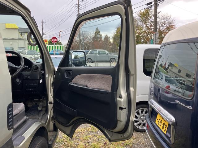 キャラバンコーチ GX キーレス パワーステアリング 衝突安全ボディ エアコン スライドドア パワーウィンドウ 3列シート ABS(30枚目)