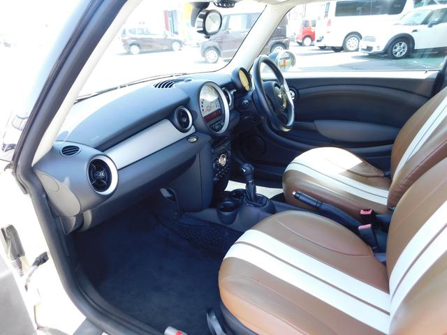クーパー クラブマン 純正フォグランプ スマートキー 運転席・助手席・サイド・カーテンエアバッグ 純正CDオーディオ 横滑り防止装置 電動格納式ドアミラー メンテナンスノート・取扱説明書 禁煙車 プライバシーガラス ABS(30枚目)