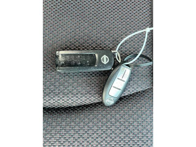ハイウェイスター Vセレクション bluetooth キーフリー スマートKEY エアバック リアエアコン パワーウィンド オートクルーズ Wエアバック 3列シート ウォークスルー フルフラット ABS 盗難防止システム 寒冷地仕様(12枚目)