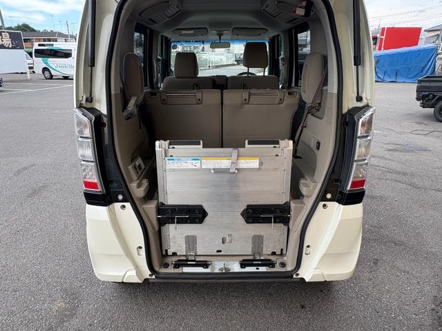 Ｎ－ＢＯＸ＋ Ｇ　車いす仕様車　スマートキー　スロープ　キーレスエントリー　禁煙車　パワーウィンドウ　ＡＡＣ　パワーステアリング　エアーバッグ　助手席エアバッグ　横滑り防止システム　ＡＢＳ付き　　ナビ　バックカメラ　ＴＶ（13枚目）