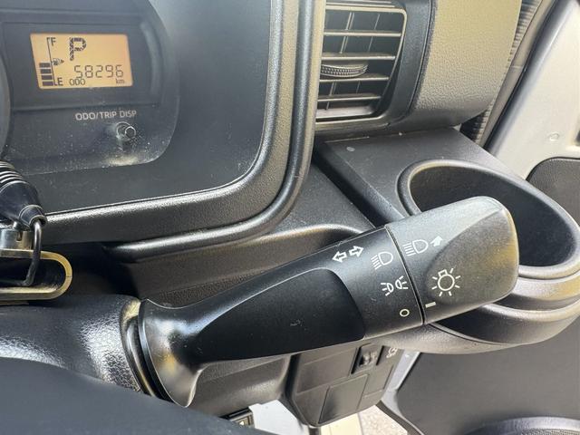 ハイゼットカーゴ スペシャル 禁煙 ABS付き エアバック パワステ エアコン付 Bカメラ ナビ TV ETC 両側スライドドアアイドリングストップ(24枚目)