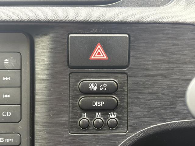 アクア Ｓ　禁煙　キーレスエントリ　安全ボディ　オートライト　ワンオーナー車　オートエアコン　デュアルエアバック　ＥＳＣ　パワーウィンドウ　ＳＲＳ　パワーステアリング　ＡＢＳ　アイストップ（25枚目）