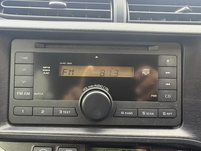 アクア Ｓ　禁煙　キーレスエントリ　安全ボディ　オートライト　ワンオーナー車　オートエアコン　デュアルエアバック　ＥＳＣ　パワーウィンドウ　ＳＲＳ　パワーステアリング　ＡＢＳ　アイストップ（31枚目）