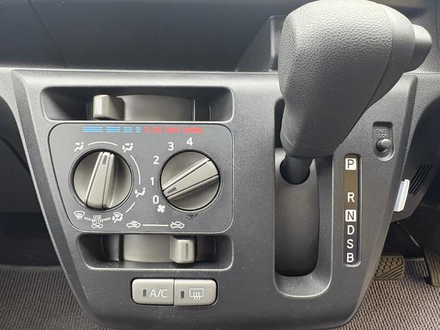 プレオプラス F デュアルエアバック エコアイドル パワーウィンドゥ 運転席エアバッグ VDC パワーステアリング ABS エアコン 衝突安全ボディ 禁煙車 盗難防止システム ワンオーナ(23枚目)