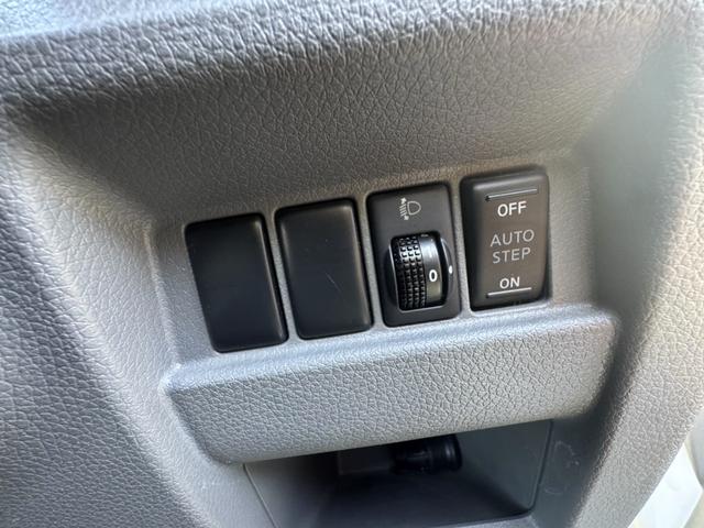 ＮＶ３５０キャラバンバン 　チェアキャブハイルーフ　福祉車両　車椅子２基　電動パワーリフト　１０人乗り　禁煙車　ナビ　バックカメラ　全方位カメラ　　衝突軽減ブレーキ　オートサイドステップ　１オーナー（3枚目）