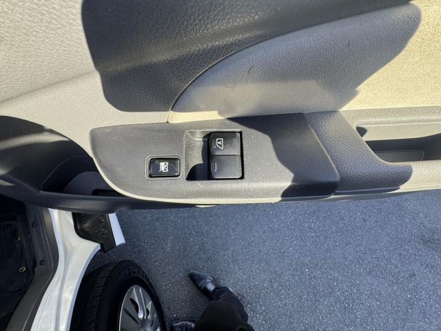 ＮＶ３５０キャラバンバン 　チェアキャブハイルーフ　福祉車両　車椅子２基　電動パワーリフト　１０人乗り　禁煙車　ナビ　バックカメラ　全方位カメラ　　衝突軽減ブレーキ　オートサイドステップ　１オーナー（4枚目）