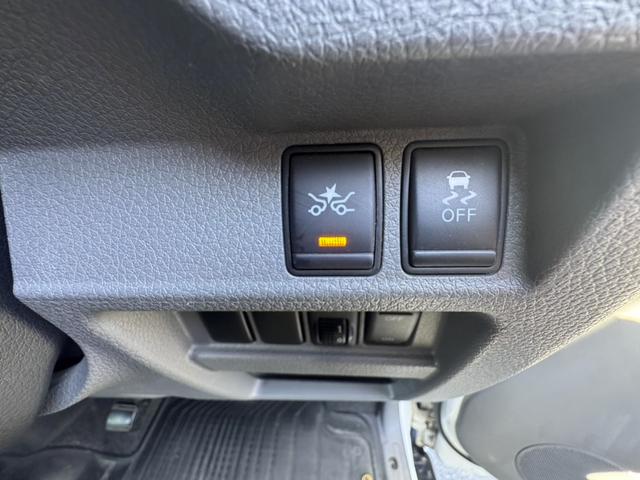 ＮＶ３５０キャラバンバン 　チェアキャブハイルーフ　福祉車両　車椅子２基　電動パワーリフト　１０人乗り　禁煙車　ナビ　バックカメラ　全方位カメラ　　衝突軽減ブレーキ　オートサイドステップ　１オーナー（5枚目）