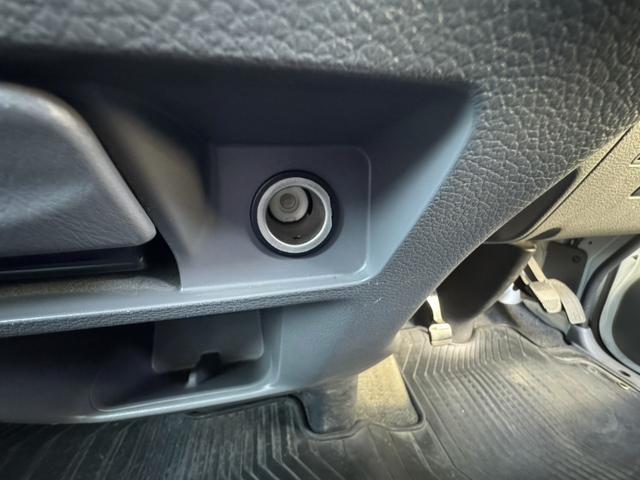 ＮＶ３５０キャラバンバン 　チェアキャブハイルーフ　福祉車両　車椅子２基　電動パワーリフト　１０人乗り　禁煙車　ナビ　バックカメラ　全方位カメラ　　衝突軽減ブレーキ　オートサイドステップ　１オーナー（12枚目）