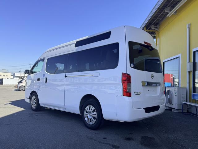 ＮＶ３５０キャラバンバン 　チェアキャブハイルーフ　福祉車両　車椅子２基　電動パワーリフト　１０人乗り　禁煙車　ナビ　バックカメラ　全方位カメラ　　衝突軽減ブレーキ　オートサイドステップ　１オーナー（15枚目）