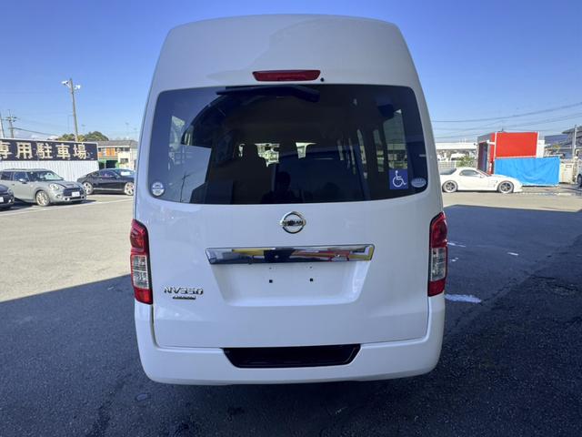 ＮＶ３５０キャラバンバン 　チェアキャブハイルーフ　福祉車両　車椅子２基　電動パワーリフト　１０人乗り　禁煙車　ナビ　バックカメラ　全方位カメラ　　衝突軽減ブレーキ　オートサイドステップ　１オーナー（16枚目）