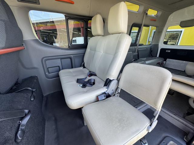 ＮＶ３５０キャラバンバン 　チェアキャブハイルーフ　福祉車両　車椅子２基　電動パワーリフト　１０人乗り　禁煙車　ナビ　バックカメラ　全方位カメラ　　衝突軽減ブレーキ　オートサイドステップ　１オーナー（17枚目）