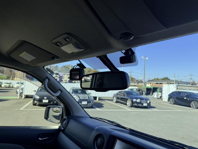 ＮＶ３５０キャラバンバン 　チェアキャブハイルーフ　福祉車両　車椅子２基　電動パワーリフト　１０人乗り　禁煙車　ナビ　バックカメラ　全方位カメラ　　衝突軽減ブレーキ　オートサイドステップ　１オーナー（21枚目）