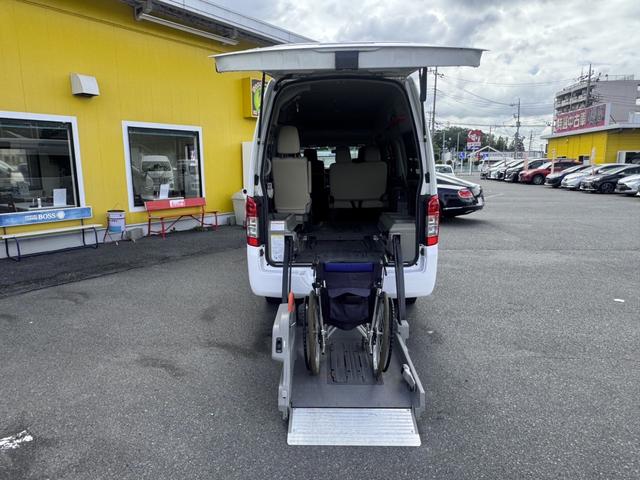 ＮＶ３５０キャラバンバン 　チェアキャブハイルーフ　福祉車両　車椅子２基　電動パワーリフト　１０人乗り　禁煙車　ナビ　バックカメラ　全方位カメラ　　衝突軽減ブレーキ　オートサイドステップ　１オーナー（32枚目）