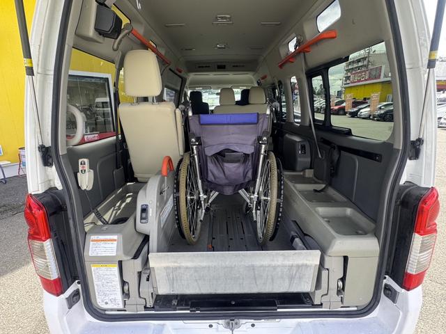 ＮＶ３５０キャラバンバン 　チェアキャブハイルーフ　福祉車両　車椅子２基　電動パワーリフト　１０人乗り　禁煙車　ナビ　バックカメラ　全方位カメラ　　衝突軽減ブレーキ　オートサイドステップ　１オーナー（39枚目）
