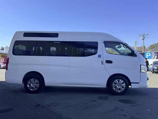 ＮＶ３５０キャラバンバン 　チェアキャブハイルーフ　福祉車両　車椅子２基　電動パワーリフト　１０人乗り　禁煙車　ナビ　バックカメラ　全方位カメラ　　衝突軽減ブレーキ　オートサイドステップ　１オーナー（42枚目）