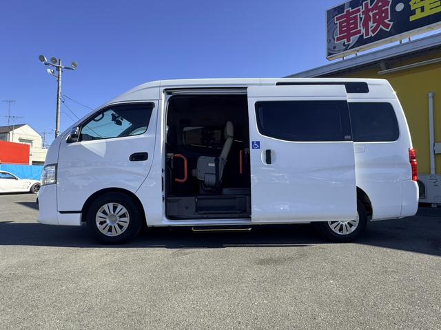 ＮＶ３５０キャラバンバン 　チェアキャブハイルーフ　福祉車両　車椅子２基　電動パワーリフト　１０人乗り　禁煙車　ナビ　バックカメラ　全方位カメラ　　衝突軽減ブレーキ　オートサイドステップ　１オーナー（45枚目）