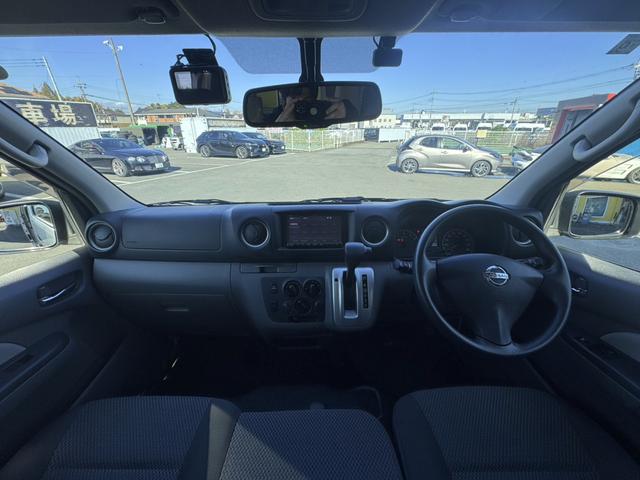 ＮＶ３５０キャラバンバン 　チェアキャブハイルーフ　福祉車両　車椅子２基　電動パワーリフト　１０人乗り　禁煙車　ナビ　バックカメラ　全方位カメラ　　衝突軽減ブレーキ　オートサイドステップ　１オーナー（47枚目）