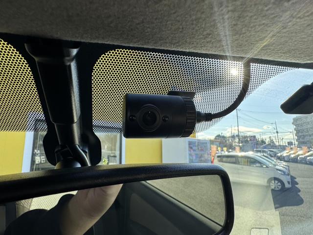 NV350キャラバンバン チェアキャブ ハイルーフ 車椅子2基 リアパワーリフト サイドスライドドア サイドオートステップ 車椅子電動固定装置 禁煙車 ナビ アラウンドビューモニター 前後ドラレコ 手すり 横滑り防止(18枚目)