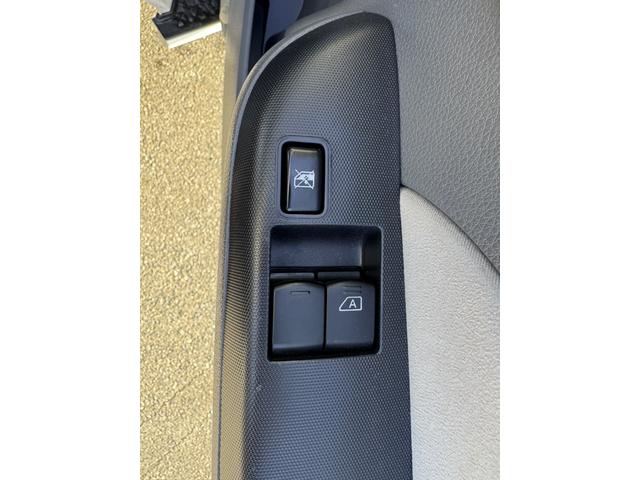 NV350キャラバンバン チェアキャブ ハイルーフ 車椅子2基 リアパワーリフト サイドスライドドア サイドオートステップ 車椅子電動固定装置 禁煙車 ナビ アラウンドビューモニター 前後ドラレコ 手すり 横滑り防止(38枚目)