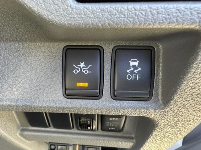 NV350キャラバンバン チェアキャブ ハイルーフ 車椅子2基 リアパワーリフト サイドスライドドア サイドオートステップ 車椅子電動固定装置 禁煙車 ナビ アラウンドビューモニター 前後ドラレコ 手すり 横滑り防止(41枚目)