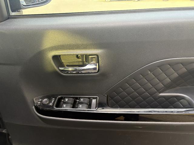 タント カスタムＸスタイルセレクション　ブレーキサポート　禁煙　パーキングセンサー　レーンキープ　ＡＵＴＯライト　Ｉストップ　１オーナー　シートヒータ　ＬＥＤライト　スマートキー　横滑り防止　サイドエアバック　マニュアルエアコン　エアバック（20枚目）