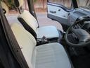 程度が良く、綺麗なドライバーシート。視界もよく、老若男女問わず乗りやすいと思います。是非、お座り下さい☆☆☆