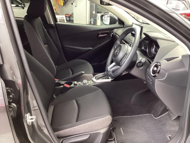 MAZDA2 1.5 15BD パノラマモニタ ブルートゥース スマートシティブレーキサポート 前後ソナー レーダークルーズ レーンキープ LEDヘッドランプ フルセグTV ワンオーナー バックカメラ オートライト ETC USB(7枚目)