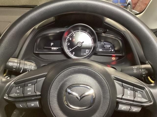MAZDA2 1.5 15S サンリット シトラス 360カメラ ワンオーナー オートライト USB ドライブレコーダー 衝突被害軽減ブレーキ Bluetooth LEDライト レーダークルーズ フルセグTV シートヒーター DVD スマートキー(3枚目)