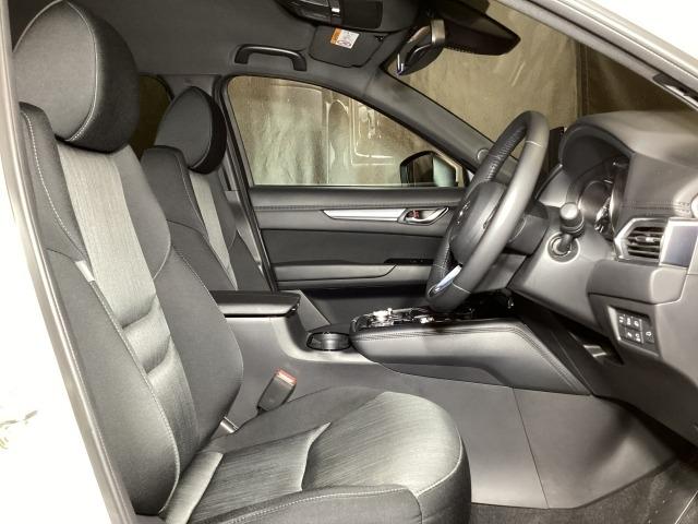 CX-8 2.5 25S スマート エディション 4WD 6人乗り Bluetoothオーディオ MRCC 前席シートヒーター キーレスエントリー LEDヘッドランプ オートライト アドバンストキー ワンオーナー車 記録簿 盗難防止 ETC 3列シート(7枚目)