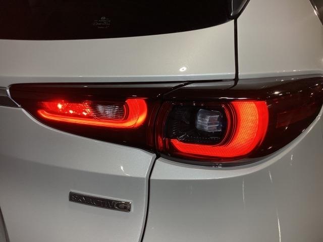 CX-8 2.5 25S スマート エディション 4WD 6人乗り Bluetoothオーディオ MRCC 前席シートヒーター キーレスエントリー LEDヘッドランプ オートライト アドバンストキー ワンオーナー車 記録簿 盗難防止 ETC 3列シート(30枚目)