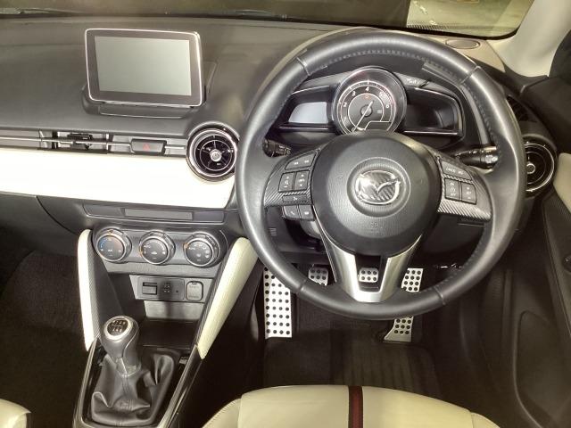 デミオ 1.5 XD ツーリング Lパッケージ ディーゼルターボ 6MT BTオーディオ スマートキ USBポート イモビライザー バックモニター ターボ LEDヘッドライト キーフリー サイドエアB ETC オートライト ナビ オートエアコン エアバック エアロ(2枚目)